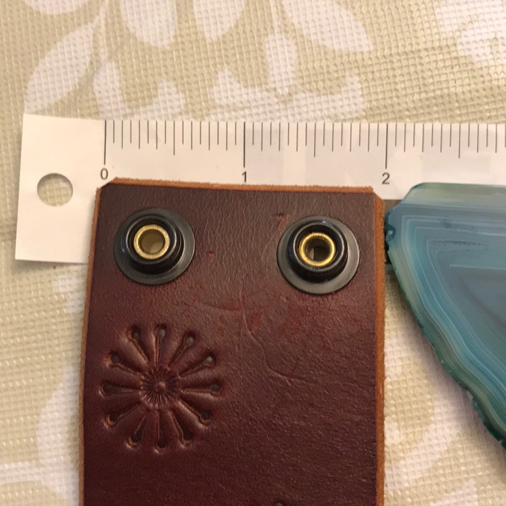 ✊Handmade leather cuff with reproduction coin - Picture 8 of 8